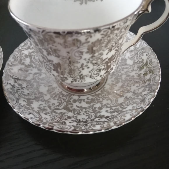 Royal  Windsor teacup and sauser - Picture 5 of 7